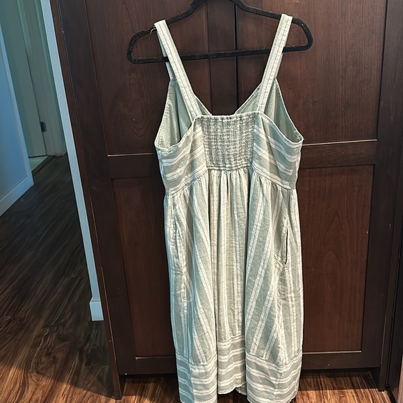 Universal Thread Dress - Picture 5 of 11